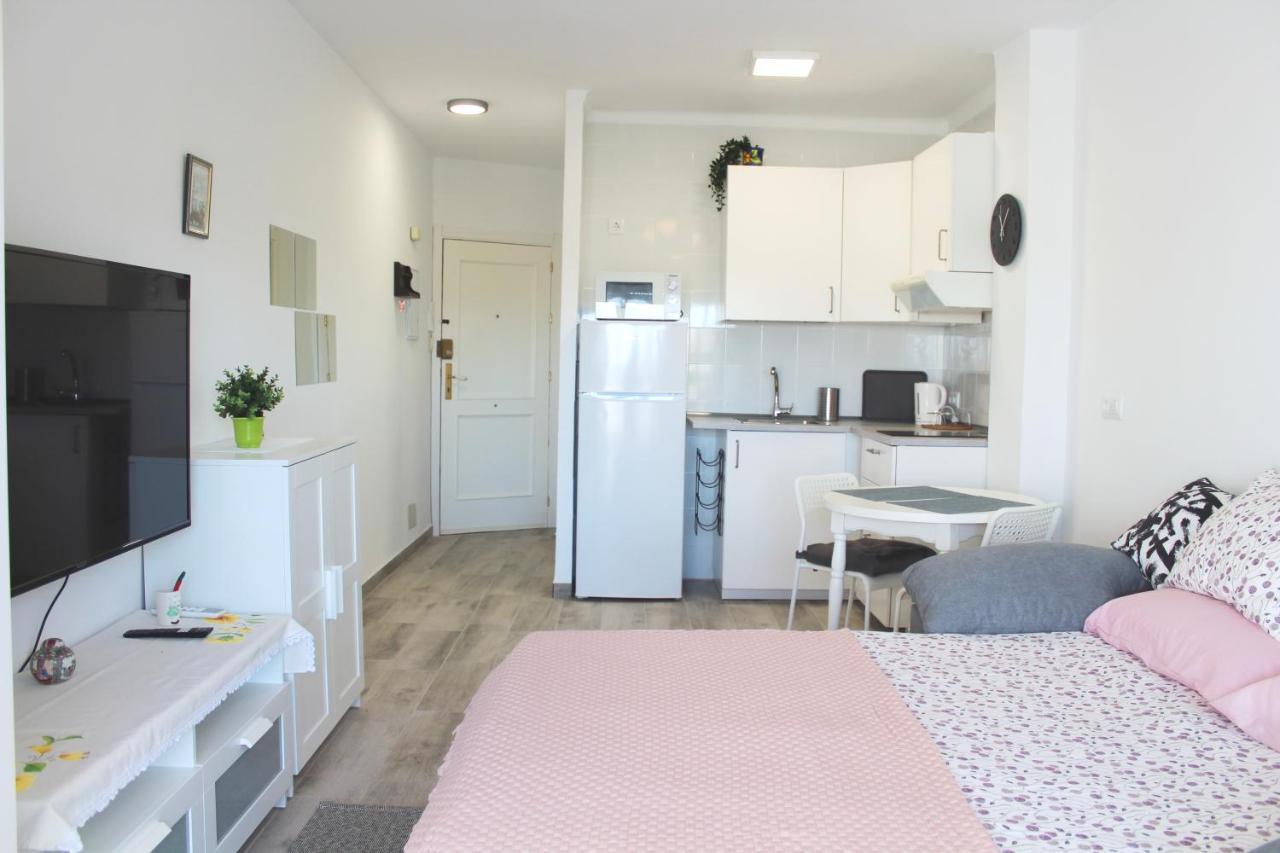 Charming Studio Nerja With Pool Bagian luar foto